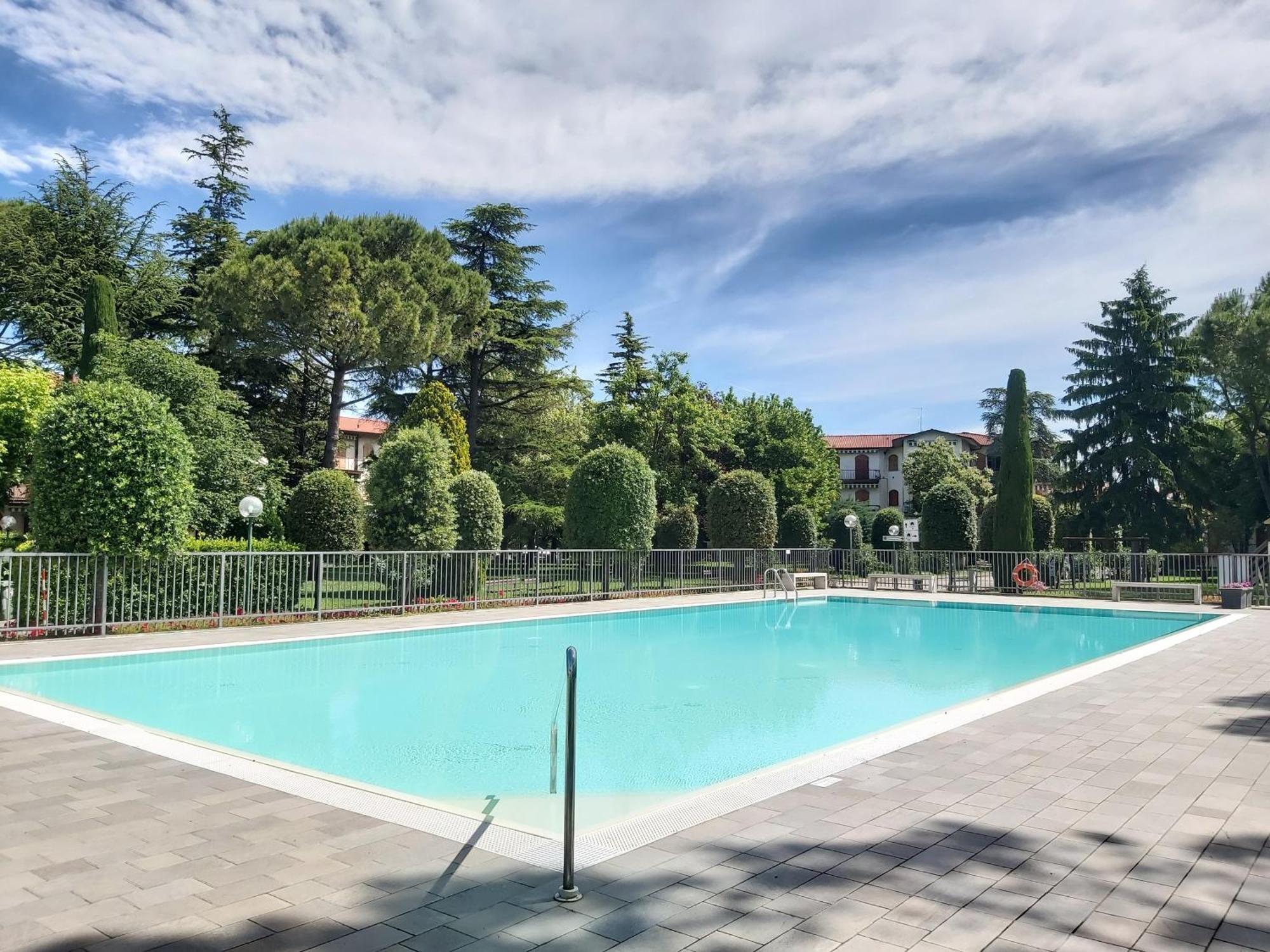 I Limoni Bilocale In Residence Con Piscina Пескьера-дель-Гарда Экстерьер фото